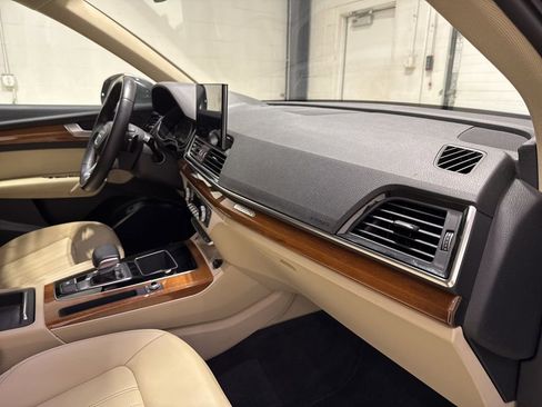 Used 2022 Audi Q5 2.0T Premium w/ Convenience Package image 33