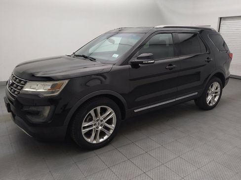 Used 2016 Ford Explorer XLT w/ Equipment Group 201A FWD image 2