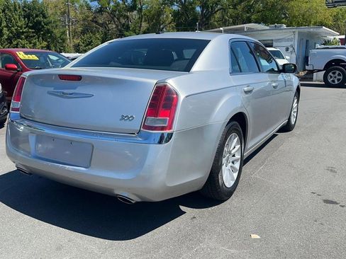 Used 2012 Chrysler 300 RWD image 14