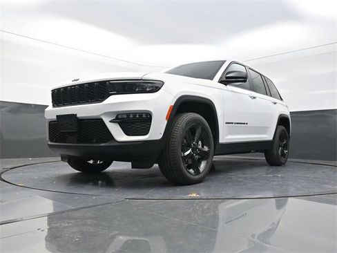 New 2025 Jeep Grand Cherokee Limited image 19