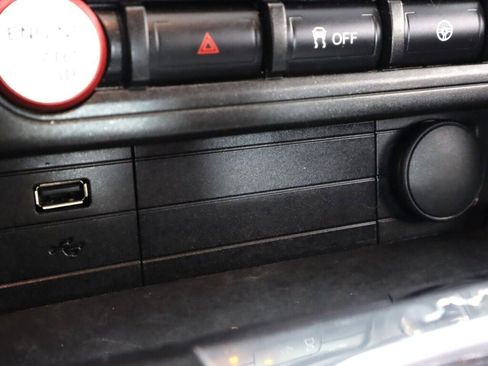 Used 2018 Ford Mustang Coupe image 24