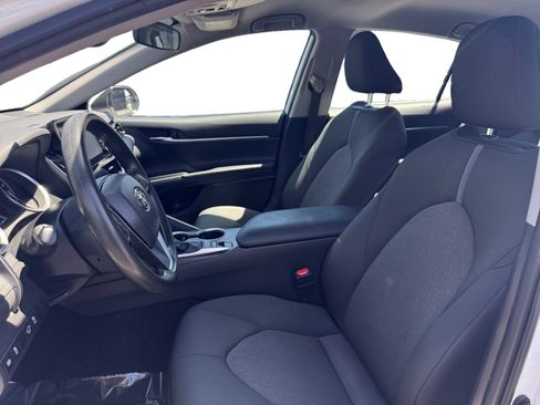 Used 2022 Toyota Camry LE AWD/4WD image 9