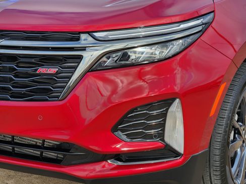 Used 2023 Chevrolet Equinox RS w/ RS Leather Package image 10