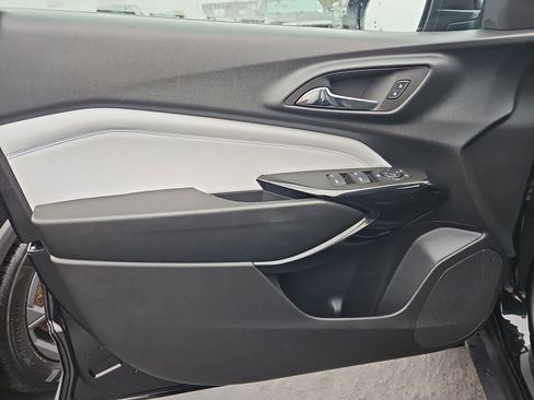 Certified 2025 Chevrolet Trax LT w/ LT Convenience Package image 10