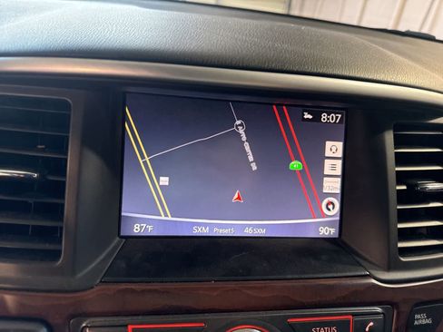 Used 2018 Nissan Pathfinder Platinum image 26