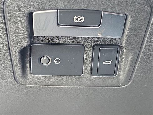 Certified 2020 Land Rover Range Rover Velar R-Dynamic S image 29