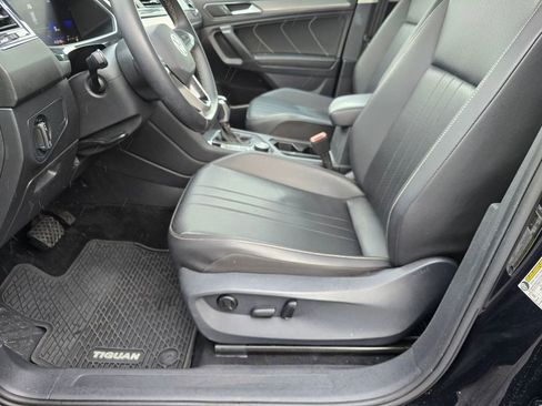 Used 2022 Volkswagen Tiguan SE image 23