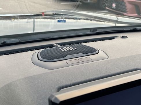 Used 2025 Toyota Tacoma Limited image 24