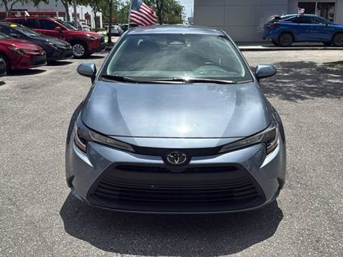 Certified 2025 Toyota Corolla LE image 2