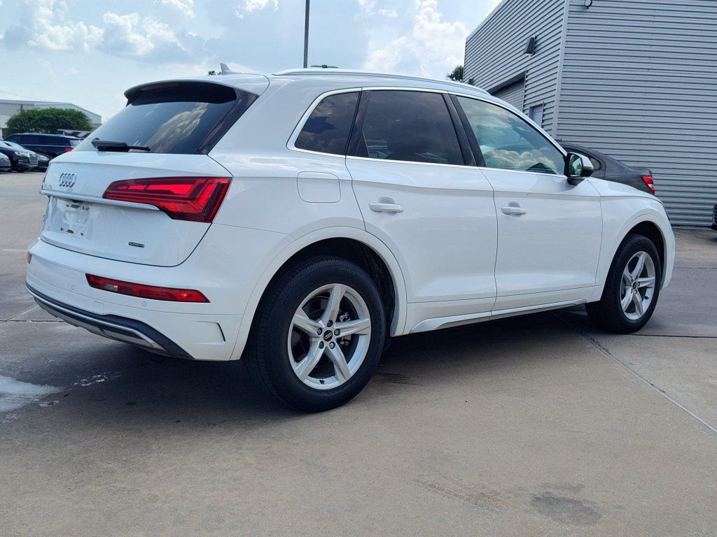 Used 2022 Audi Q5 2.0T Premium w/ Convenience Package AWD/4WD image 10