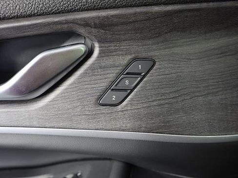 Used 2022 Jeep Grand Cherokee Limited 4xe image 26