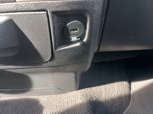 Used 2016 RAM 1500 Classic SLT AWD/4WD image 31
