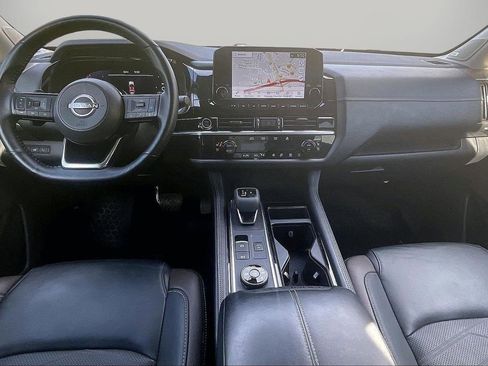 Used 2023 Nissan Pathfinder Platinum AWD/4WD image 16