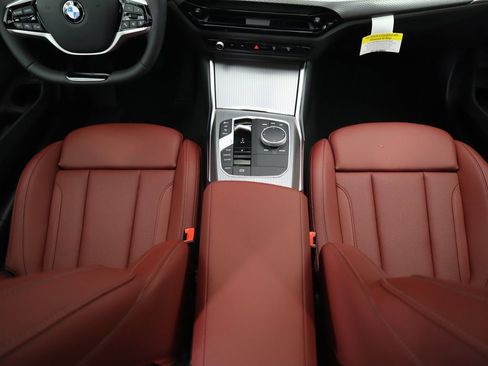 Certified 2025 BMW 330i Sedan w/ Premium Package image 18