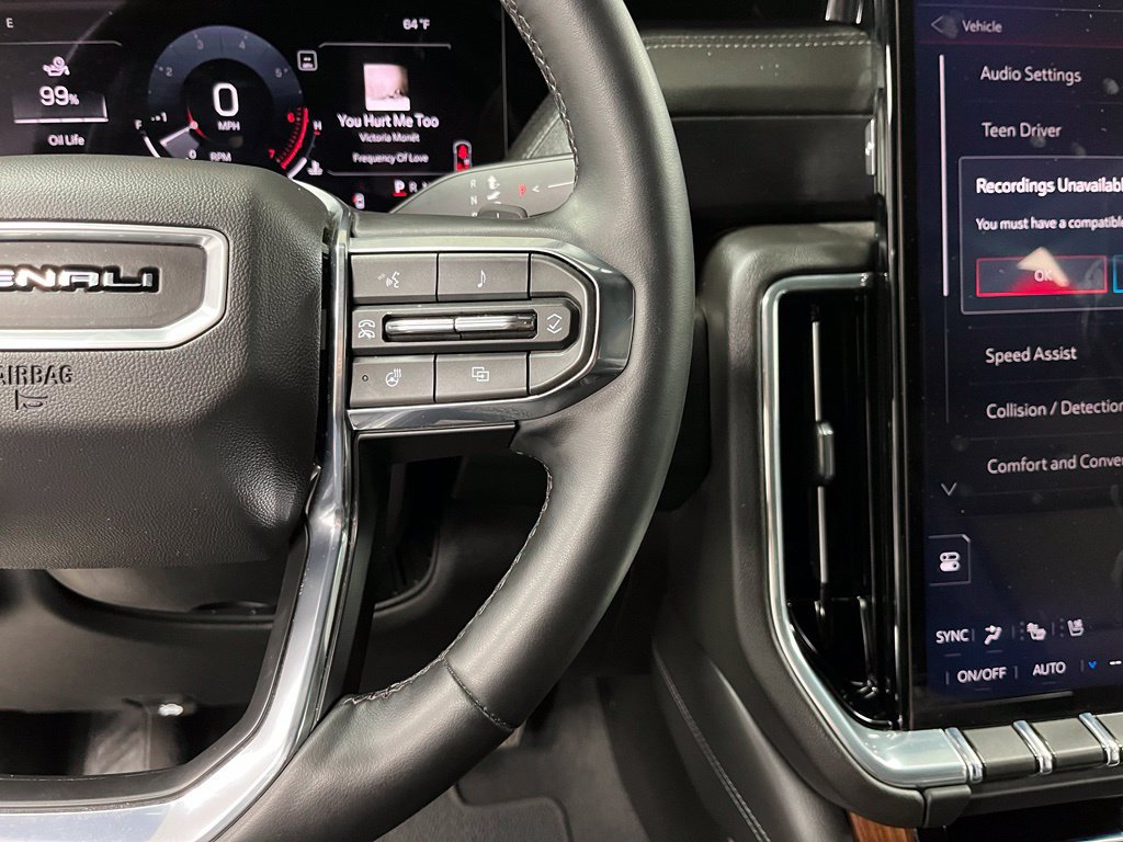 Used 2025 GMC Yukon XL Denali AWD/4WD image 27