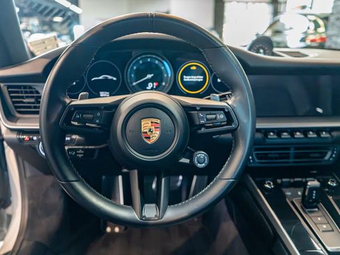 Used 2021 Porsche 911 Carrera RWD image 50