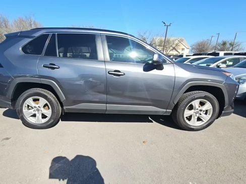 Used 2021 Toyota RAV4 XLE w/ Convenience Package image 2