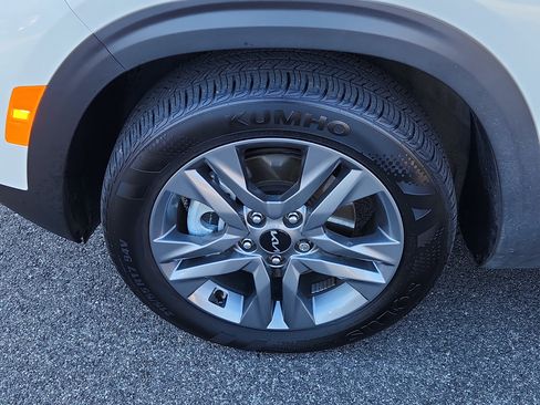 Used 2023 Kia Seltos LX image 9