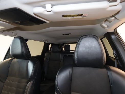 Used 2025 Mitsubishi Outlander SE AWD/4WD image 18