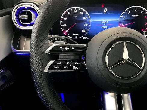 Used 2023 Mercedes-Benz GLC 300 4MATIC image 24