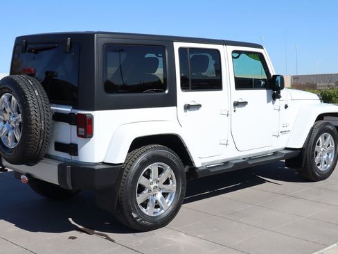 Used 2017 Jeep Wrangler Unlimited Sahara w/ Dual Top Group image 5