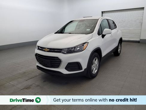 Used 2019 Chevrolet Trax LS w/ Tint and Cruise Package AWD/4WD image 1