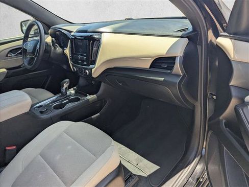 Used 2022 Chevrolet Traverse LS FWD image 21