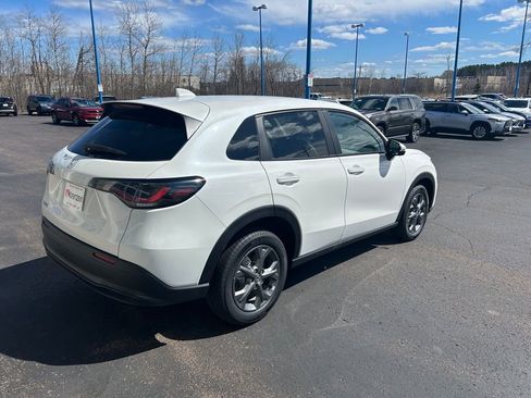 New 2026 Honda HR-V LX image 5