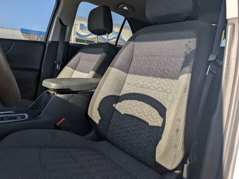 Used 2023 Chevrolet Equinox LT image 12