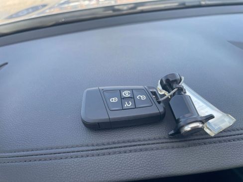 Used 2025 Volkswagen Jetta SE image 22