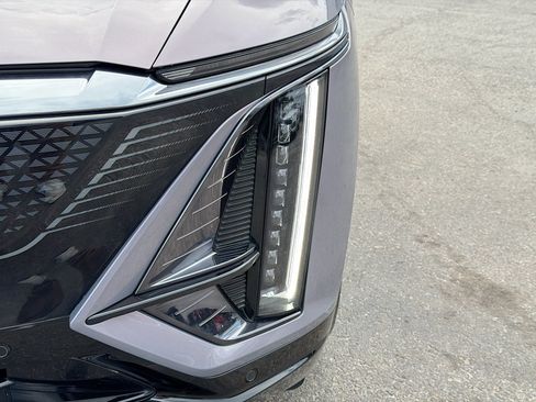 Used 2024 Cadillac Lyriq Sport AWD/4WD image 9