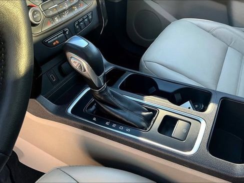 Used 2019 Ford Escape Titanium AWD/4WD image 18