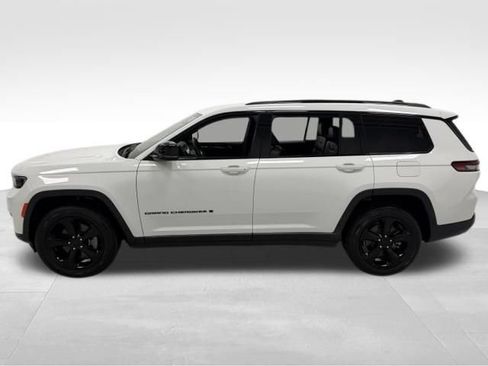 Used 2021 Jeep Grand Cherokee L Laredo AWD/4WD image 3