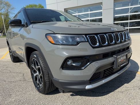 Used 2024 Jeep Compass Limited AWD/4WD image 16