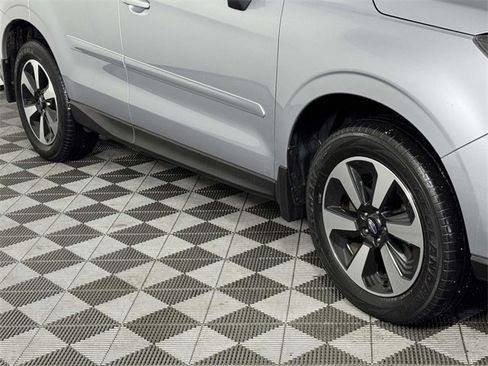 Used 2017 Subaru Forester 2.5i Limited image 12