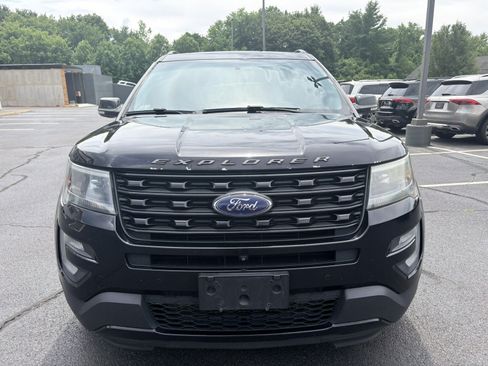 Used 2016 Ford Explorer Sport w/ Equipment Group 401A AWD/4WD image 2