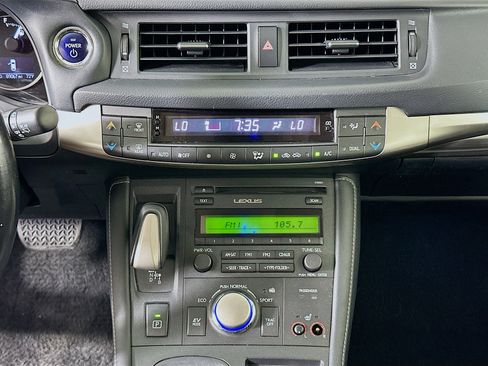 Used 2017 Lexus CT 200h w/ Seat Comfort Package image 22