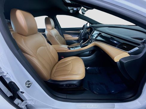 Used 2017 Buick LaCrosse Essence image 29