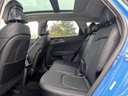 Used 2026 Kia Sportage EX w/ EX Panorama Roof Package AWD/4WD image 11