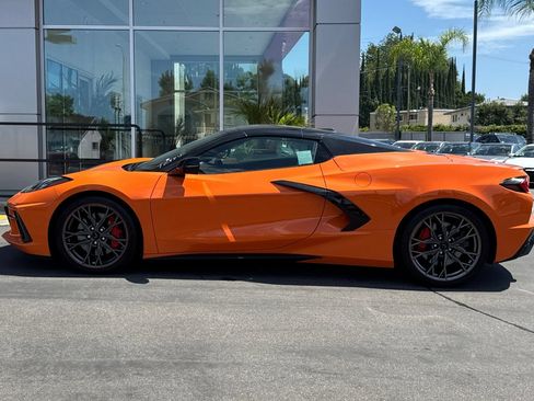 Used 2023 Chevrolet Corvette Stingray Premium Conv w/ Z51 Performance Package RWD image 8