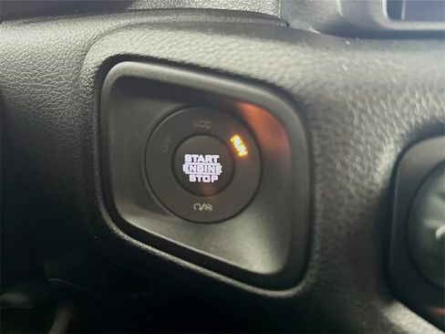 Used 2025 Jeep Gladiator Sport image 28