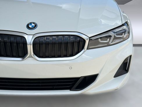 Used 2023 BMW 330e xDrive w/ Premium Package AWD/4WD image 11