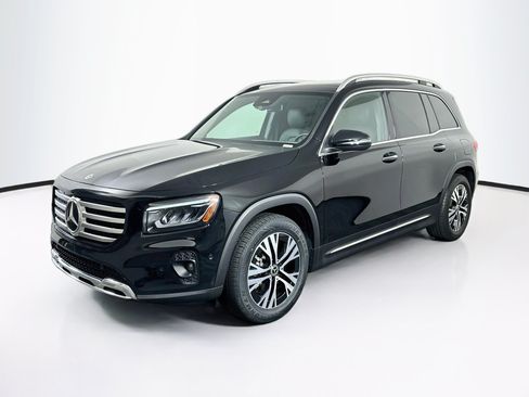 Used 2024 Mercedes-Benz GLB 250 w/ Exclusive Package image 3