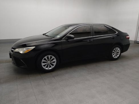 Used 2017 Toyota Camry LE image 2