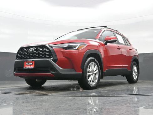 Used 2022 Toyota Corolla Cross LE image 28