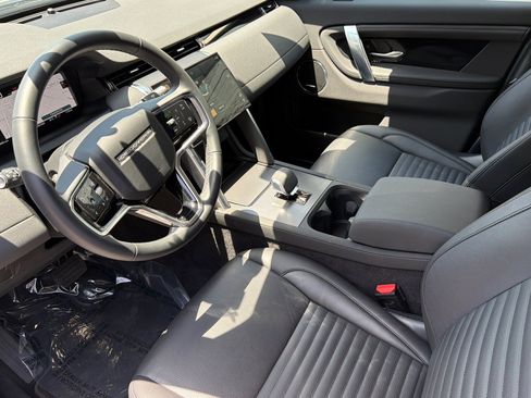 Certified 2025 Land Rover Discovery Sport S AWD/4WD image 4