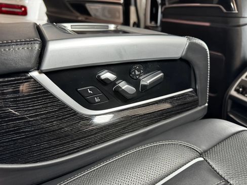 Used 2018 BMW 750i xDrive AWD/4WD image 25