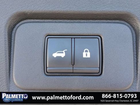 Used 2023 Nissan Rogue SV w/ SV Premium B Package FWD image 13