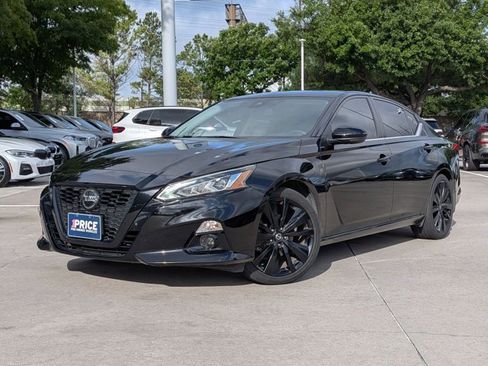 Used 2022 Nissan Altima 2.5 SR w/ Midnight Edition Package image 1