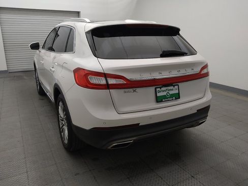 Used 2017 Lincoln MKX Reserve w/ Driver Assistance Package FWD image 6